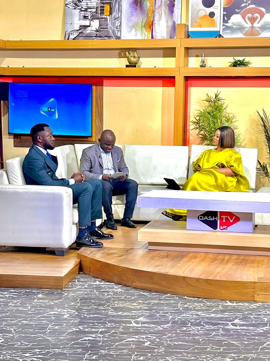 dashmedianews's tweet photo. Nouveau décor, même énergie ! ✨
Ce matin, Dash TV a officiellement lancé ses premières émissions depuis ses tout nouveaux studios.
Et quoi de mieux que la matinale pour ouvrir le bal ? ☀️🎥
Une nouvelle étape, toujours plus proche de vous !
#highlights #followers #DashTV #NewEra https://t.co/Y5i2nk1lDG