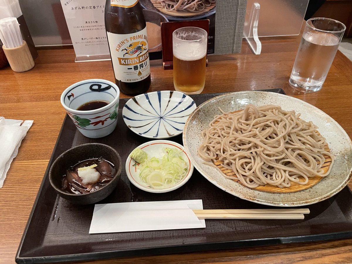 it_hunter38's tweet photo. 帰国一杯目
つゆが沁みるぅ… https://t.co/nROY03BCTe