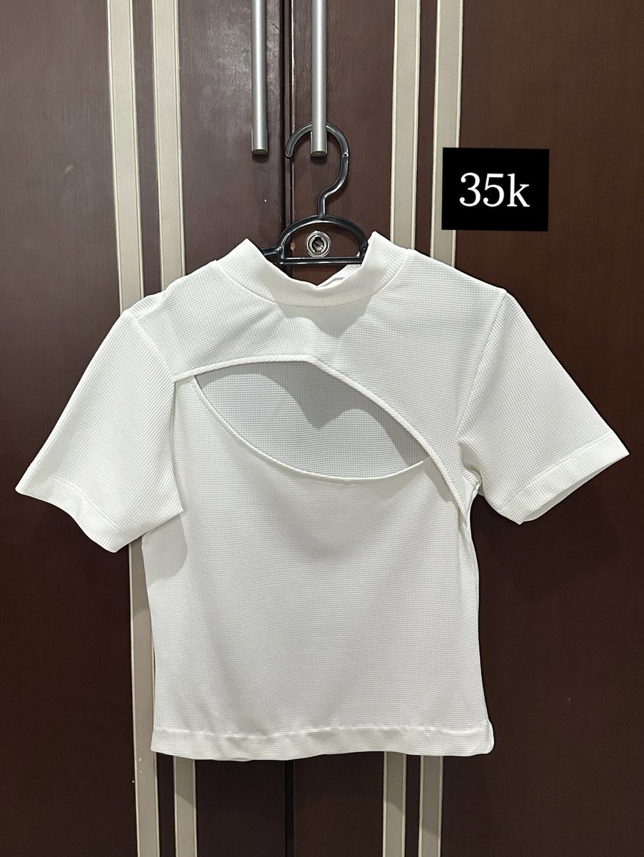 thialovesrinini's tweet photo. Clearance sale! 45k dapat ketiganya yaa https://t.co/QWKu6biWkG