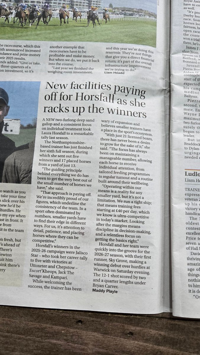 LauraHorsfallRacing tweet media