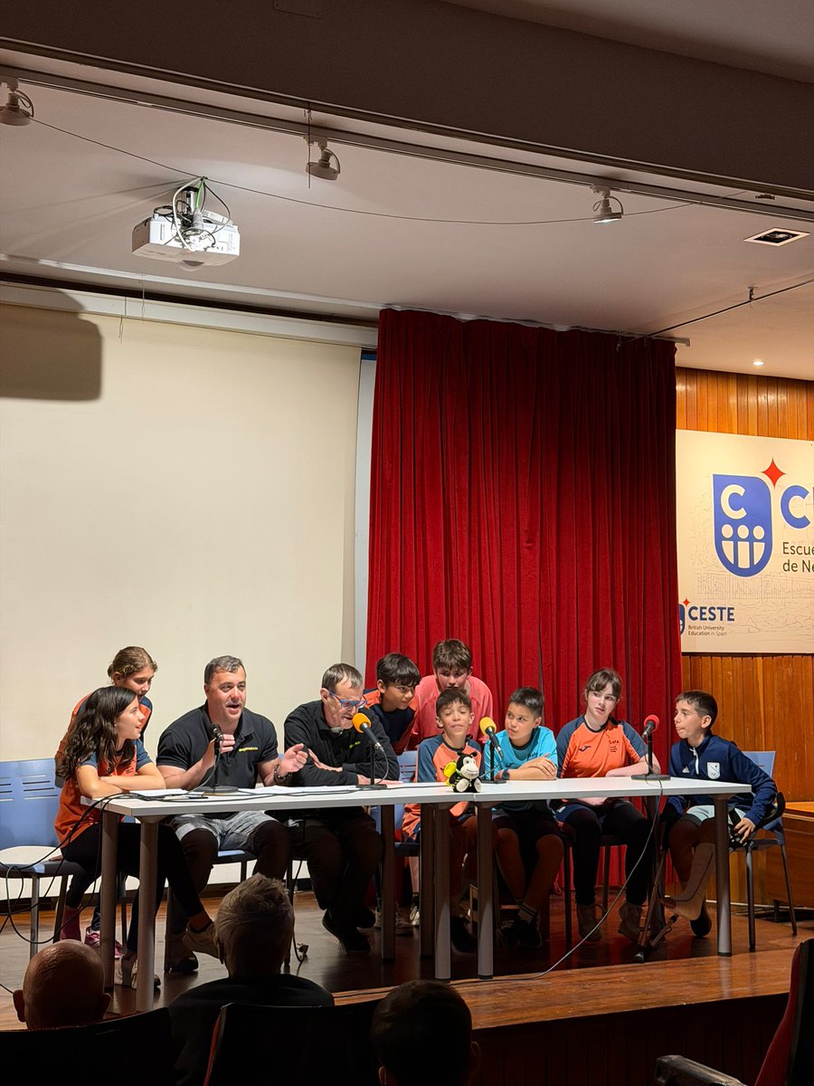 AbejarRadio's tweet photo. PROGRAMA ESPECIAL DE MAYEMBER EN ABEJAR https://t.co/sUSyNUJo58 COLEGIO SAGRADA FAMILIA DE ZARAGOZA.

Este mes de Mayo se realizan diferentes actos para revindicar la salud mental en Zaragoza.En esta ocasión nuestra radio inclusiva se sumo a está iniciativa celebrada en @csafazgz https://t.co/OKQPPQxPDG