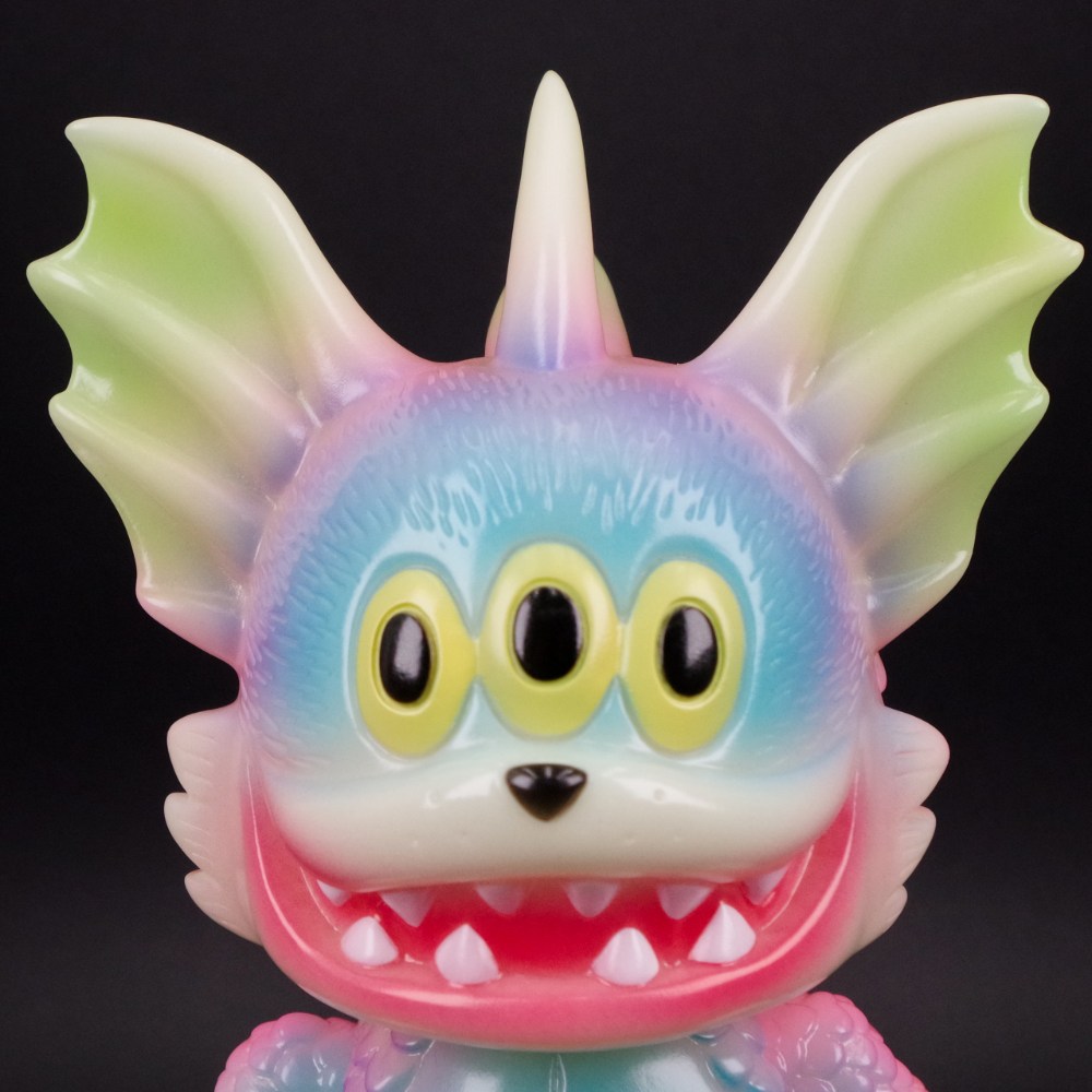 ソフビ抽選情報】ART JUNKIEより半魚猫（蓄光）が登場！ 蓄光成型