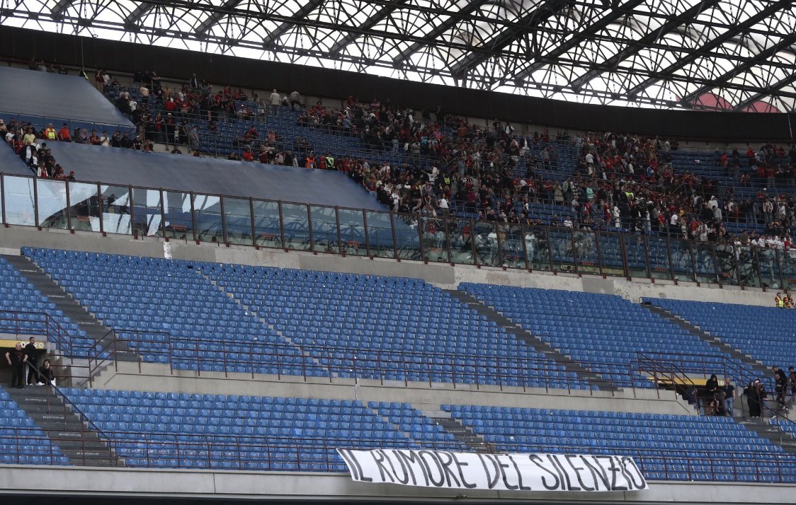 ciuffo_23's tweet photo. Complimenti. Avete calpestato, distrutto, ridotto in cenere, ridicolizzato e trasformato in plastica vuota il Milan. 
Ciò che per Noi è sacro. 
Sparite dal primo all’ultimo. https://t.co/puN7nk7p1Z