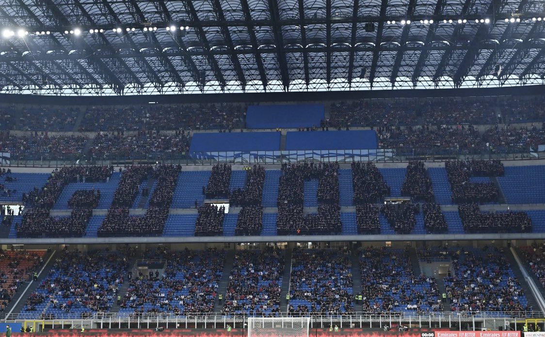ciuffo_23's tweet photo. Complimenti. Avete calpestato, distrutto, ridotto in cenere, ridicolizzato e trasformato in plastica vuota il Milan. 
Ciò che per Noi è sacro. 
Sparite dal primo all’ultimo. https://t.co/puN7nk7p1Z