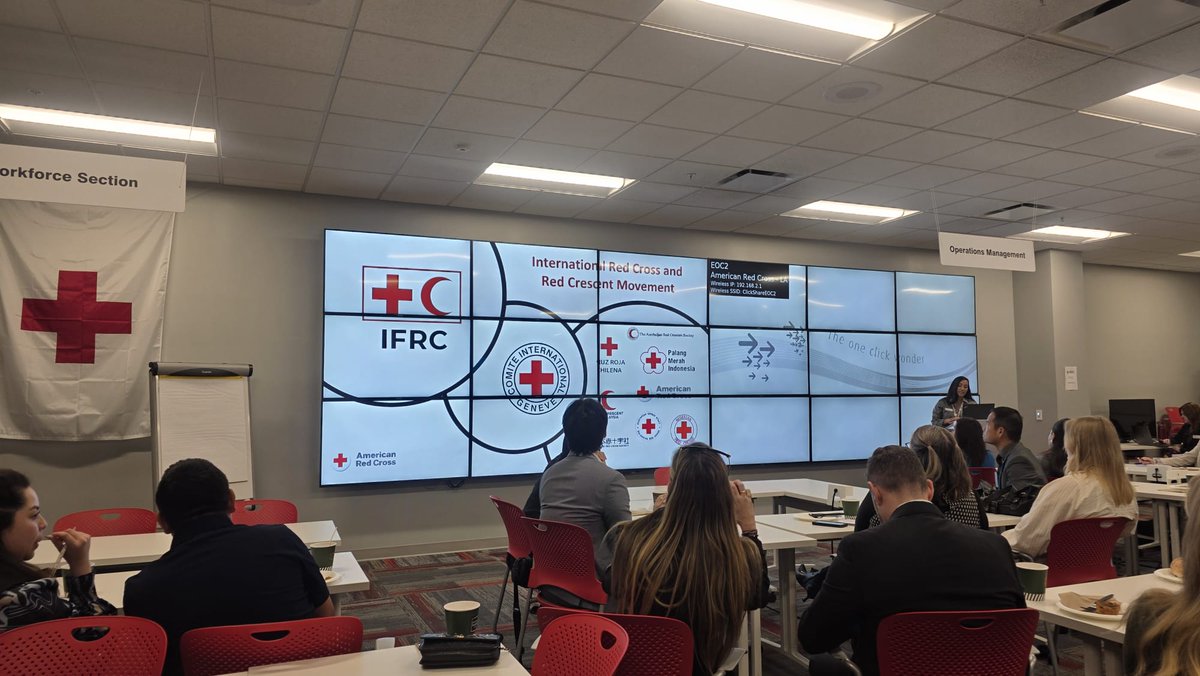 LuciaSava1's tweet photo. I attended a tour of the @RedCross Emergency Operations Center in Los Angeles, an insightful experience on emergency preparedness, disaster response, and the vital role of institutional and community cooperation in times of crisis. 🤝 
#PublicSafety #CGLosAngeles https://t.co/6eukOMFF5N