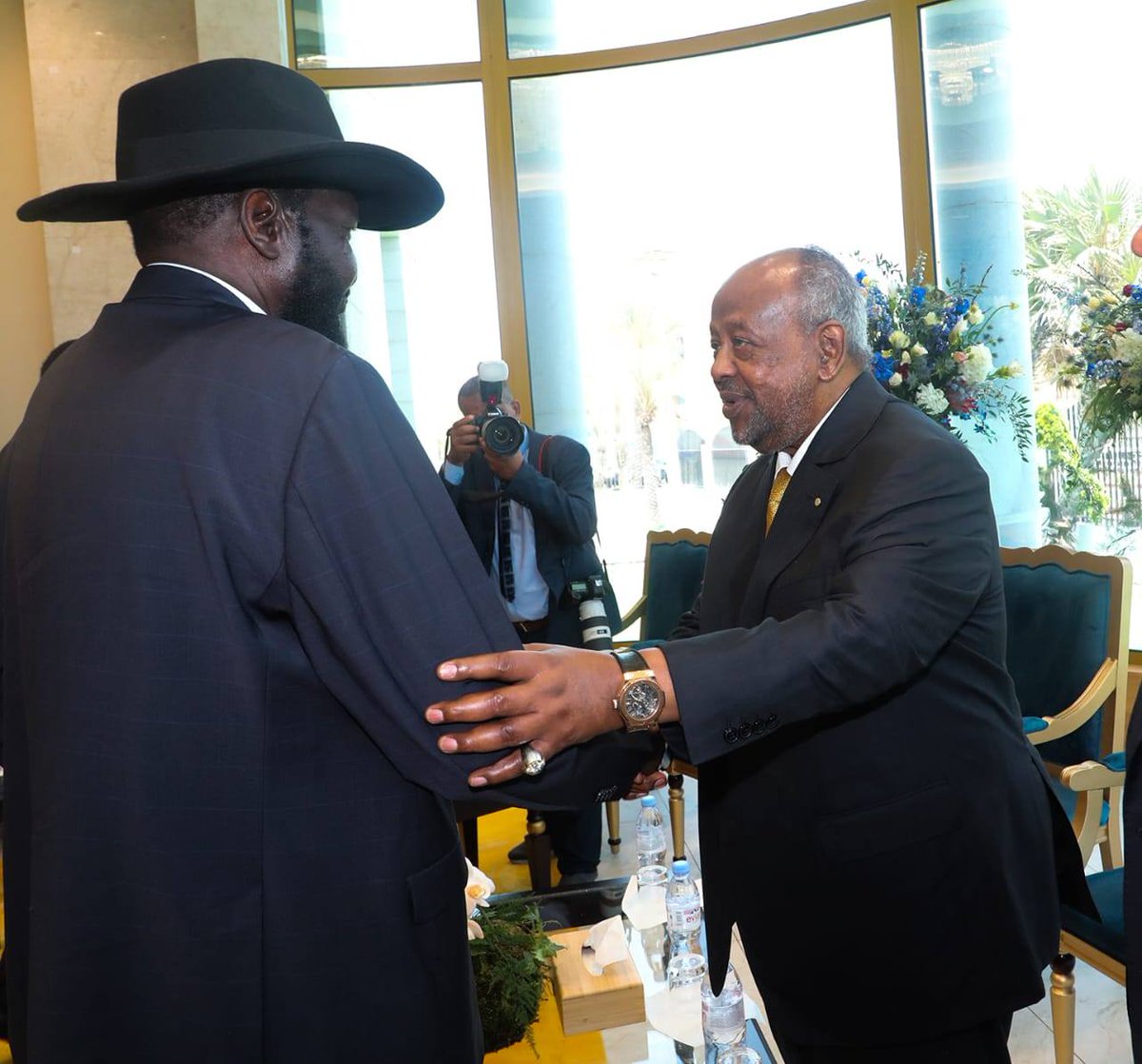 PalaisduPeuple's tweet photo. En ce jour mémorable, la cérémonie officielle d’investiture du Président de la République S.E.M Ismaël Omar Guelleh s'est tenue au Palais du Peuple, un moment solennel et historique marqué par la présence de nombreuses délégations étrangères, chefs d’État et hautes personnalités. https://t.co/ardxfYGvbC