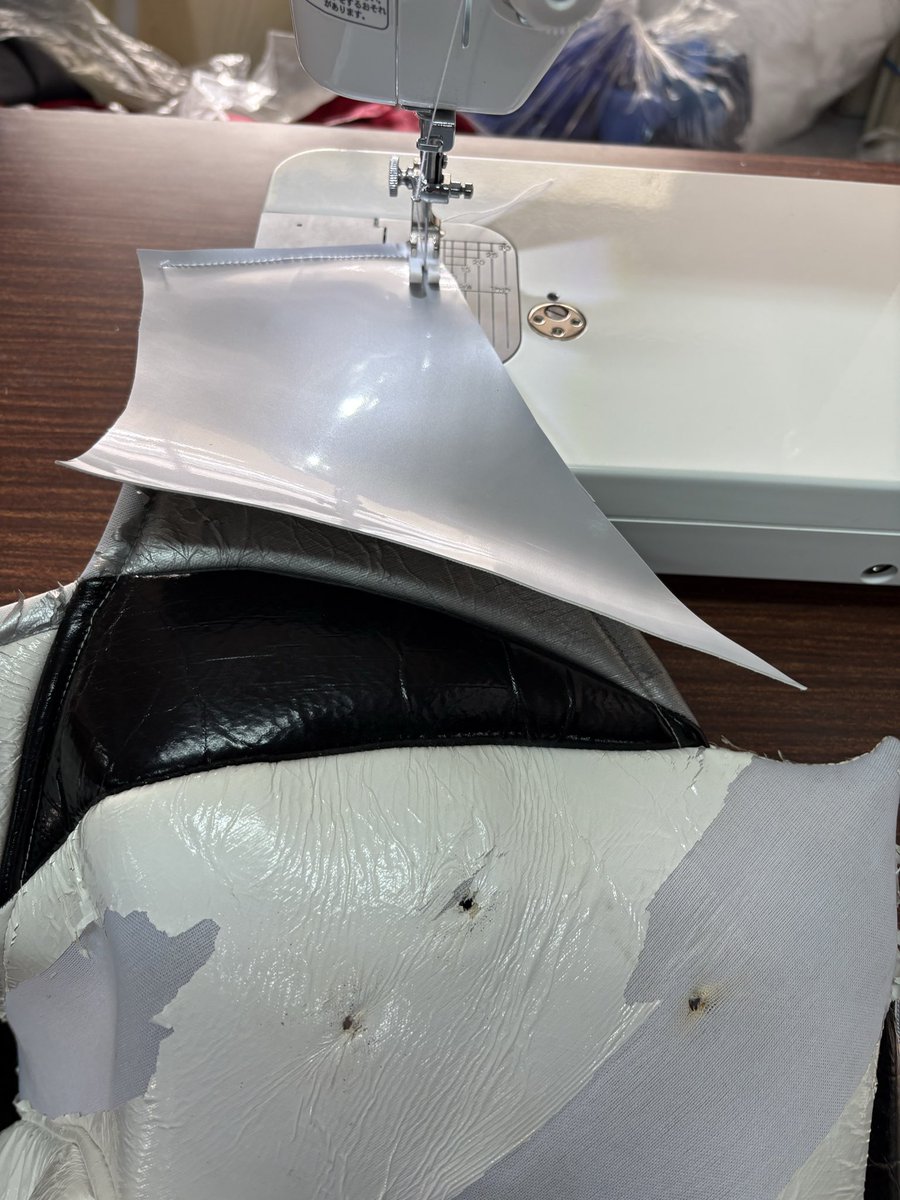 fukumarufire's tweet photo. イナガワブルーのスーツが加水分解を起こしているのでメンテナンス…

#イケダレンジャー
#ボタフェス間に合うか https://t.co/5t66qgDWwj