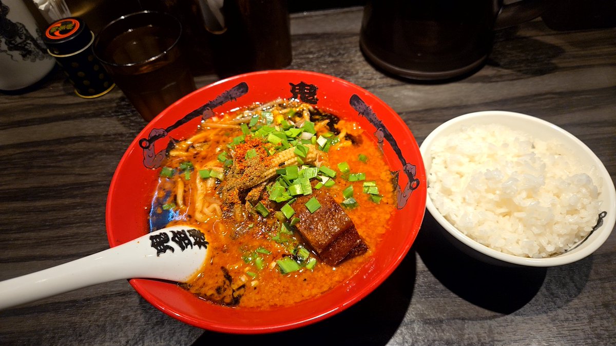 うますんぎなので出張ついでに先輩も連れてきた