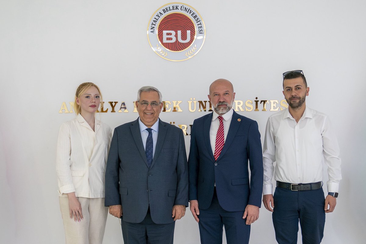 BarHekim's tweet photo. @belekuni  Rektörümüz sayın @prof.dr.abdullahkuzu  makamında dernek yönetimi ile ziyaretimiz , Türk Dünyasından gelen öğrencilerimiz , eğitim , hakkında bizlere verdiği bilgiler ve ayırdığı zaman için Rektörümüze teşekkür ederiz..🇹🇷   @belekuni https://t.co/EayuM4enrS