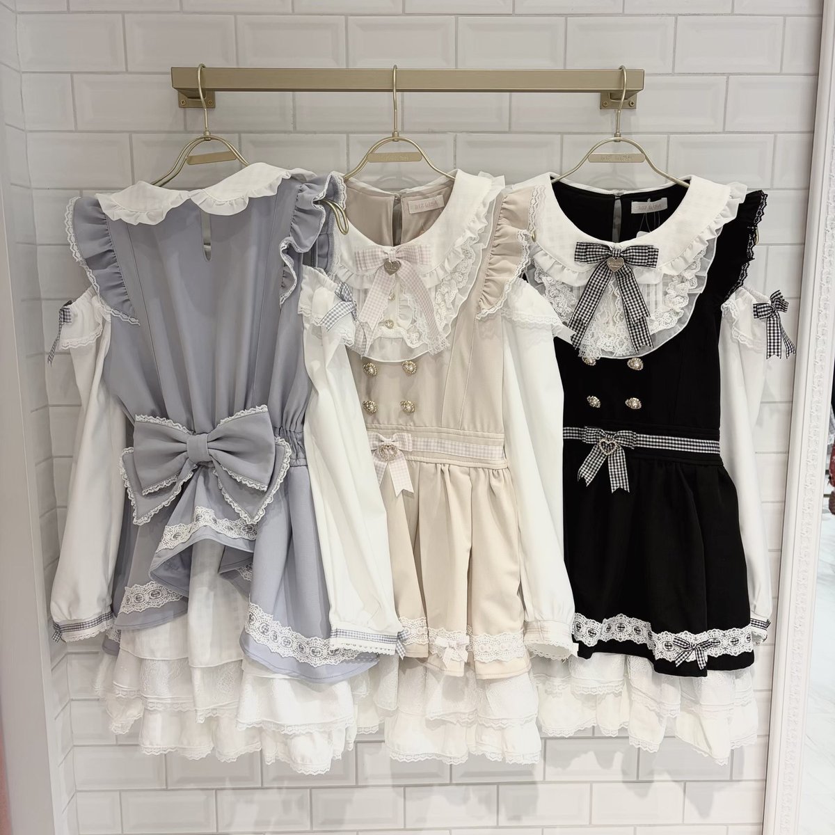 ❤︎ 𝐋𝐈𝐙 𝐋𝐈𝐒𝐀 名古屋𝐏𝐀𝐑𝐂𝐎店 ❤︎ #肩あきヨークフリル