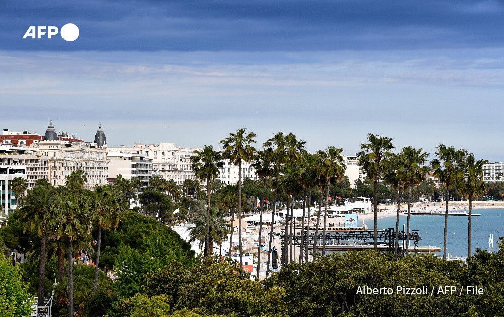 AFP's tweet photo. Is risk-averse Hollywood running scared of Cannes critics?

Star Wars, Indiana Jones and Top Gun have all premiered at the Cannes Film Festival in the last decade. But in 2026, not a single Hollywood blockbuster is programmed there, raising questions about why US studios are ghosting the event

https://t.co/tNrksCMn99