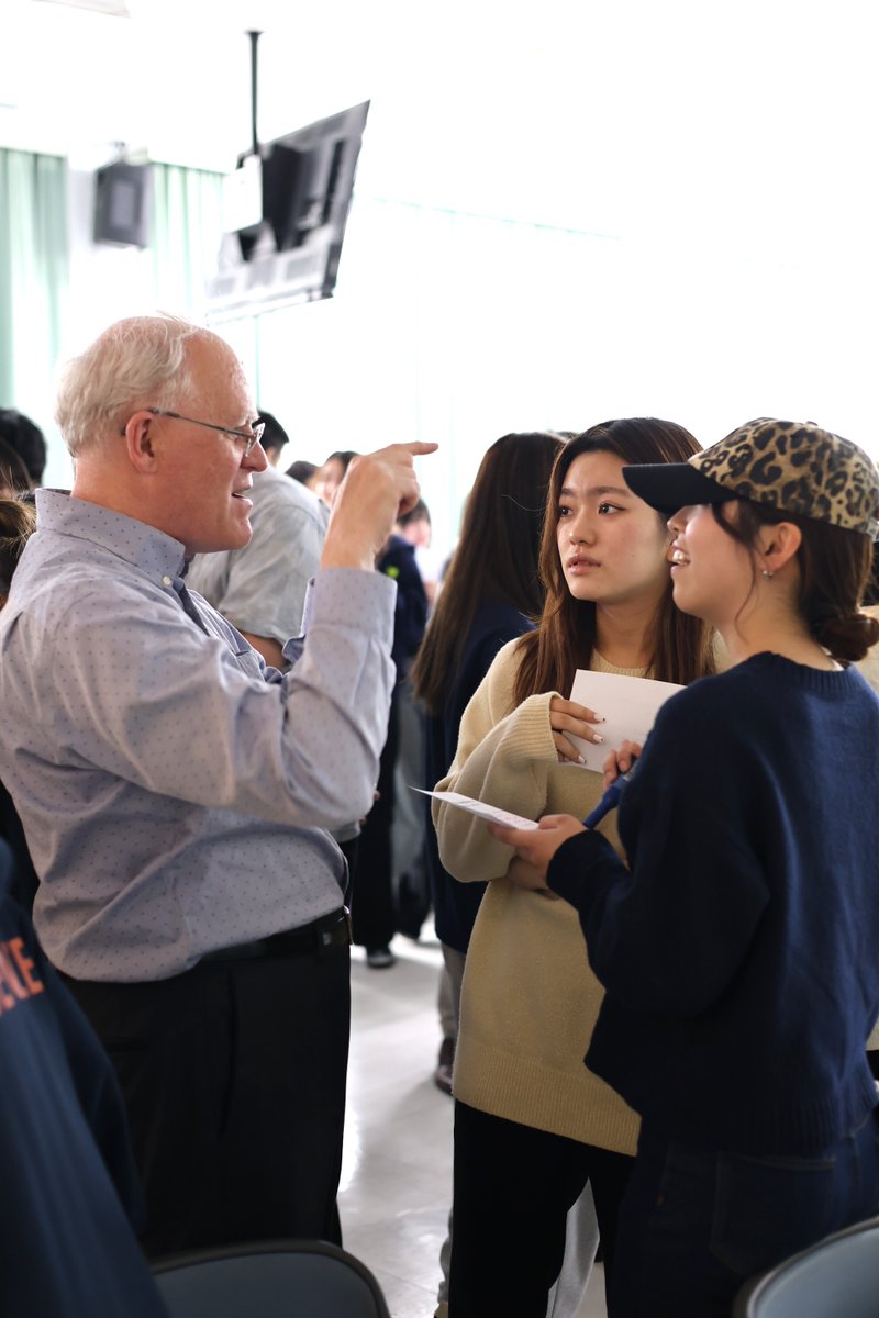 Kanda_KIFL's tweet photo. Today, Kieran and the EIB team welcomed our first-year students back—this time as second-years

ビジネスコミュニケーション科の必修科目 EIB-English for International Business
新2年生が講堂に大集合✨

#神田外語学院 #KIFL #EIB #oneTeamoneKIFL #studywithKieran https://t.co/PDZw77m2SC