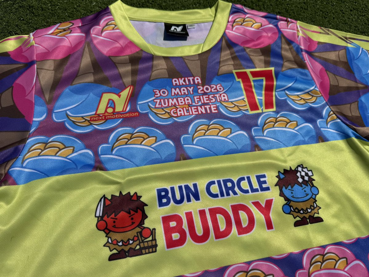 Nextmotivation2's tweet photo. 🔴🔵
【BUN CIRCLE BUDDY】様 
ZUMBAユニフォームを作成しました！
秋田県でのイベント用ユニフォームです！
秋田ならではのデザインとなっています👹！
イベント開催の日が楽しみです✨✨

#ズンバ #ユニフォーム
#ネクモチ #NextMotivation https://t.co/Jf59xVP4kF