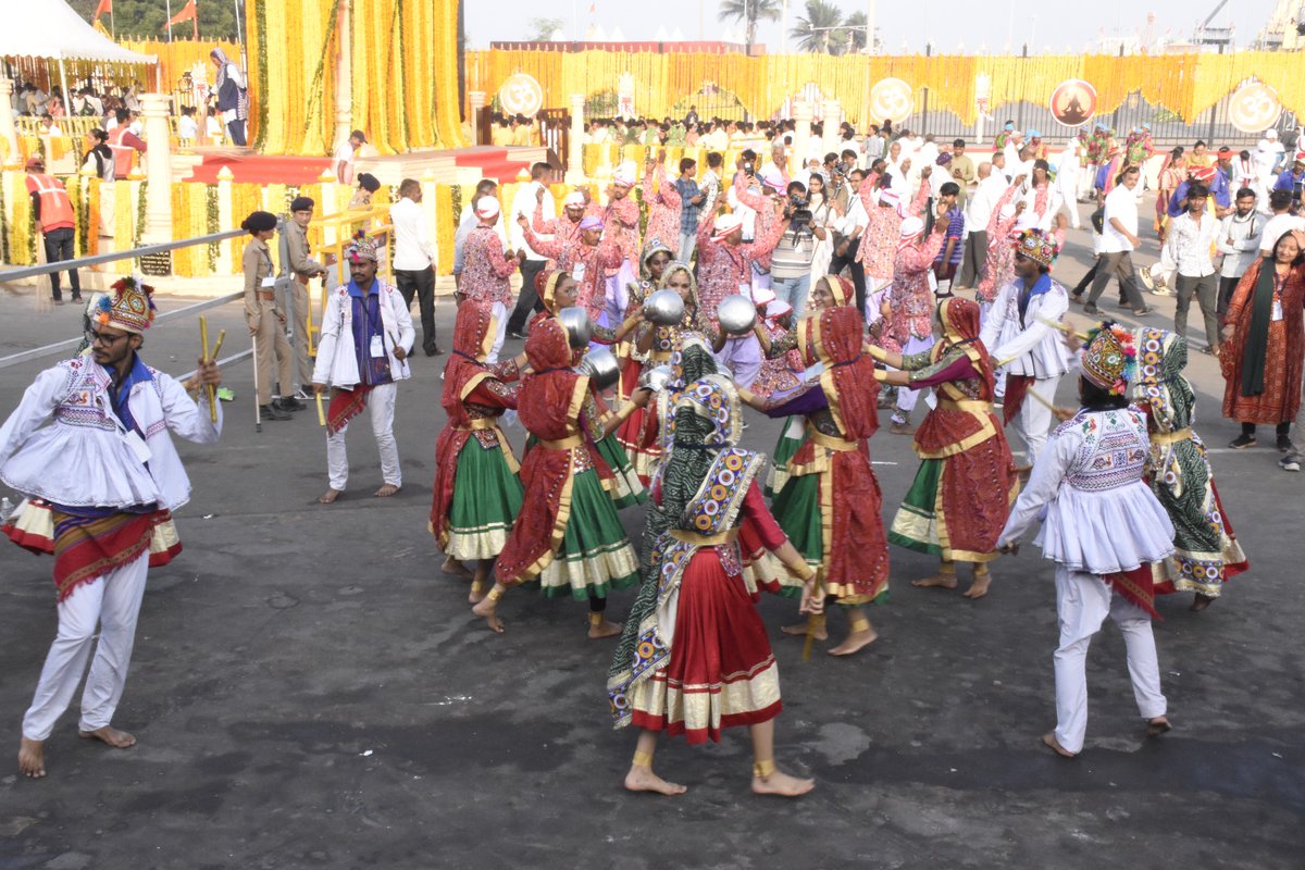 CMO Gujarat tweet media