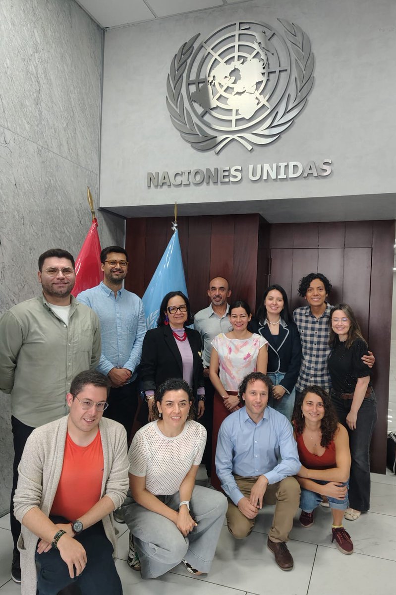 AndreaBV_SR_HRD's tweet photo. Tuve la oportunidad de reunirme con los puntos focales de sociedad civil de la Oficina del Alto Comisionado de las Naciones Unidas para los Derechos Humanos en América Latina. Fue un intercambio muy productivo, en el que abordamos las prioridades de mi mandato, así como estrategias y espacios de articulación para fortalecer formas de trabajo y coordinación conjunta.

Valoro profundamente este tipo de diálogo y colaboración, que resulta esencial para acompañar y proteger a las personas defensoras de derechos humanos en la región, especialmente en contextos cada vez más complejos y desafiantes.

Doy la bienvenida a esta práctica y espero que pueda sostenerse y ampliarse también con otras oficinas regionales de OHCHR, fortaleciendo así una cooperación cercana, constante y efectiva. En ese sentido, estoy planificando realizar este mismo ejercicio de coordinación y diálogo con otras oficinas regionales.

#PrácticasPrometedoras

@UNHumanRights @UN_SPExperts