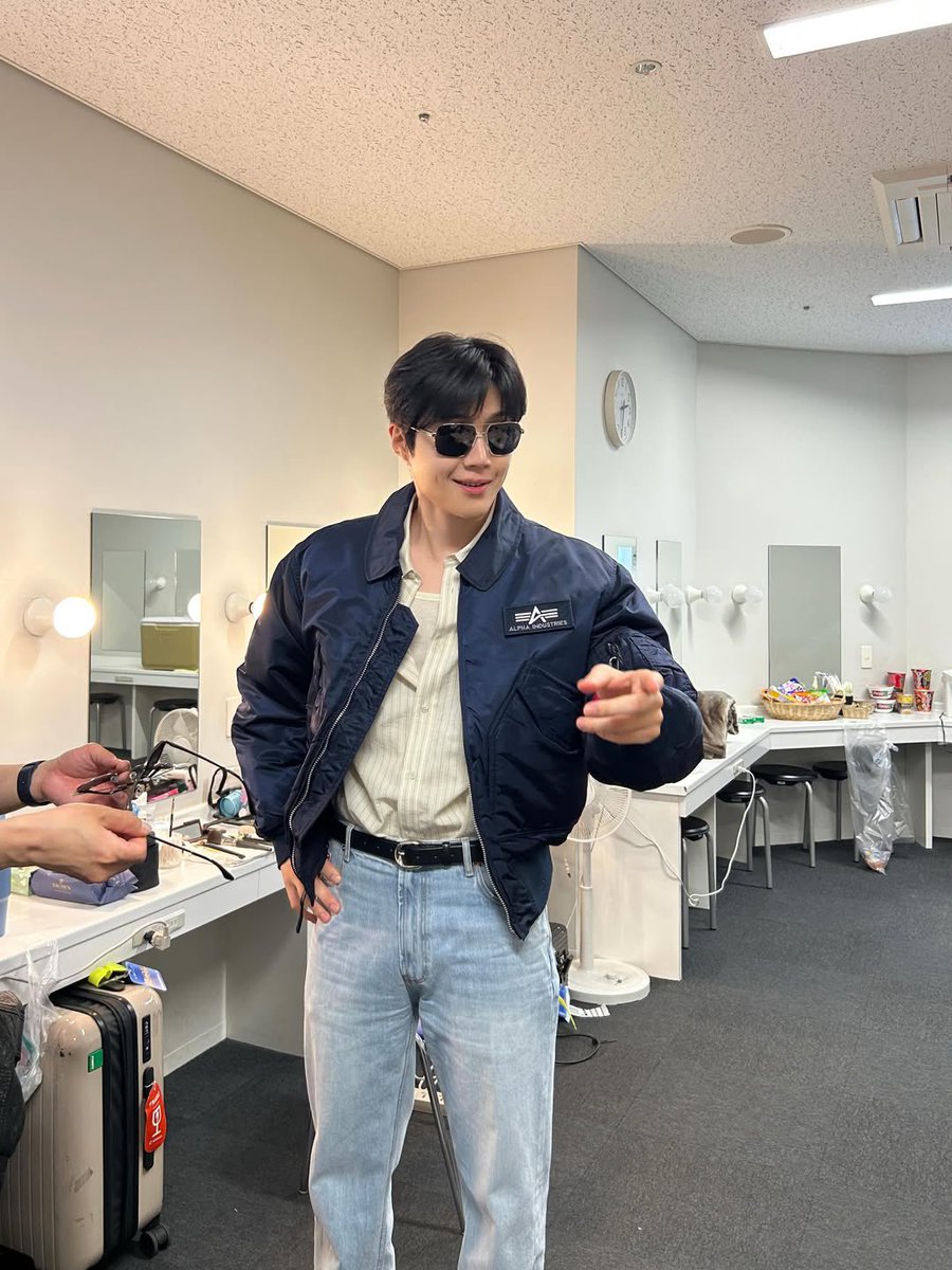 welovekimseonho's tweet photo. IG : seonho__kim Update💙

👨‍⚕️🕶️🩵🍀😁 🎂🎉🎶🫶🏻 ขอบคุณนะครับ. #Japan

ชมภาพเพิ่มเติม https://t.co/b8v41Pkd39

-

#KimSeonHo ◡̈ #คิมซอนโฮ  #김선호 https://t.co/pxeimbr5Tv