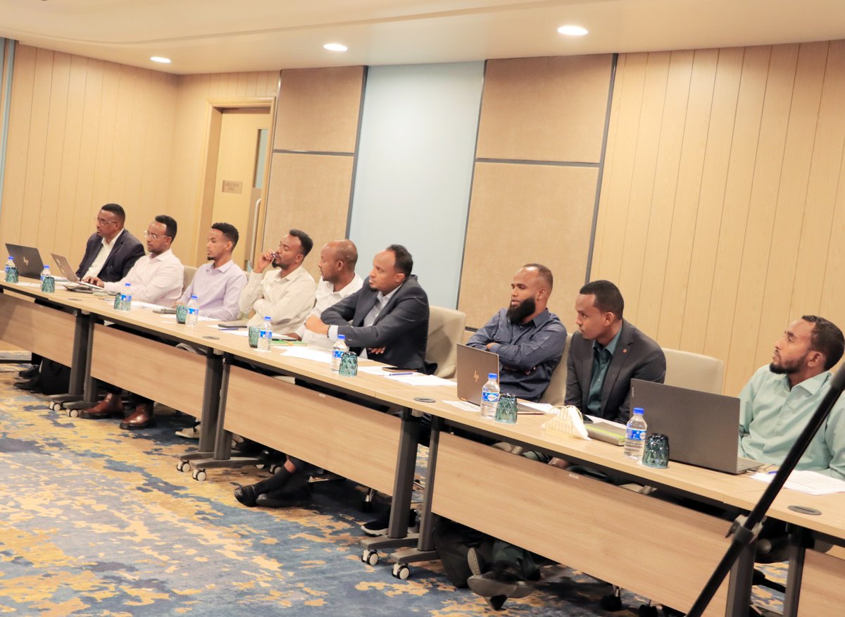 sinaansikastaba's tweet photo. 2-day consultative workshop on municipal waste management opened in Hargeisa on 9 May. Jointly organised by Sinaan Programme &amp; Hargeisa Municipality, the workshop focused on building clear legal framework for accountability, environmental protection, &amp; effective waste management. https://t.co/HYxR3NqJl5