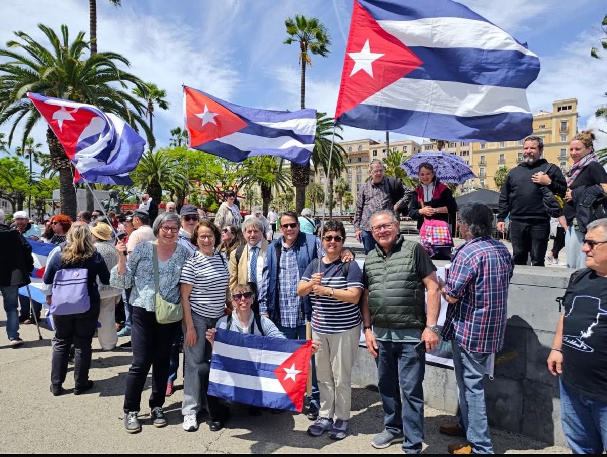 castromedinaale's tweet photo. Despedimos en Barcelona, junto a los amigos de la Solidaridad “DEFENSEM-CUBA” y Cubanos Residentes “José Martí”, al Velero “Open Arms” - Misión Marítima Solidaria “Rumbo a #Cuba”, que denuncia el bloqueo energético de EE.UU. , y transporta kits de paneles solares. https://t.co/BlEz0RVtip