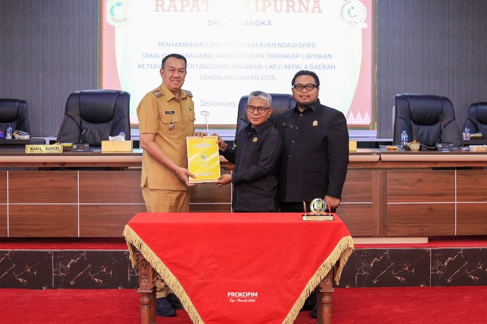 merantikab's tweet photo. Wabup Muzamil Instruksikan OPD Segera Tindak Lanjuti Catatan Strategis DPRD detail di https://t.co/OC902AiquR https://t.co/tFdsN8YXLM
