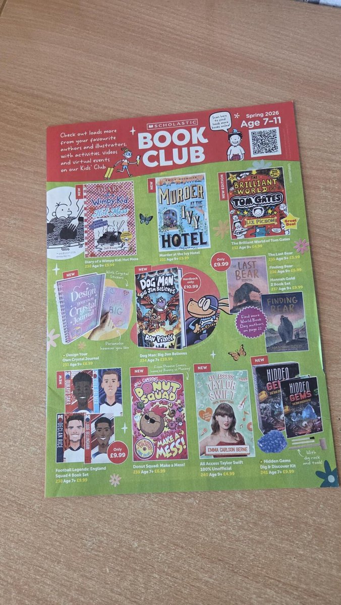 TeamRushbrook's tweet photo. Scholastic Book Club have left some wonderful booklets displaying hundreds of books for you to purchase. Feel free to pick up your copy from reception today! Happy Reading! https://t.co/H0viz5f3mn