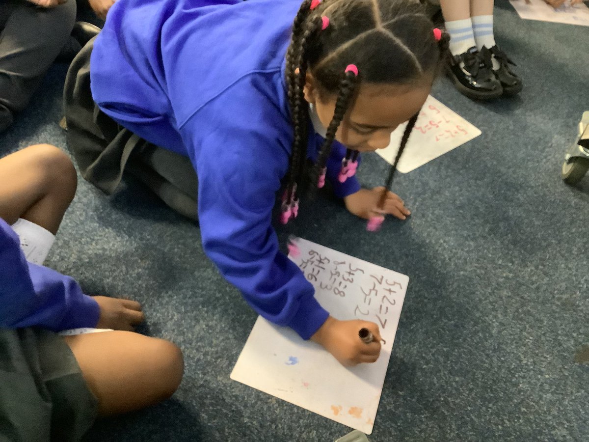 AbbeyPrimary's tweet photo. Finding patterns using the inverse operation #y2 #maths #masteringnumber https://t.co/m1dUAGW0vV