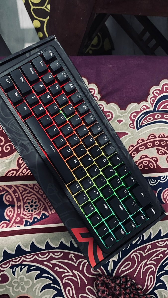 cupboardku's tweet photo. wts keyboard ajazz 680 maxhe 
450 yaa guys bisa nego tipisssss 🤏🏻🤏🏻🤏🏻 #wts #keyboard #zonauang https://t.co/0HsaotMD8b