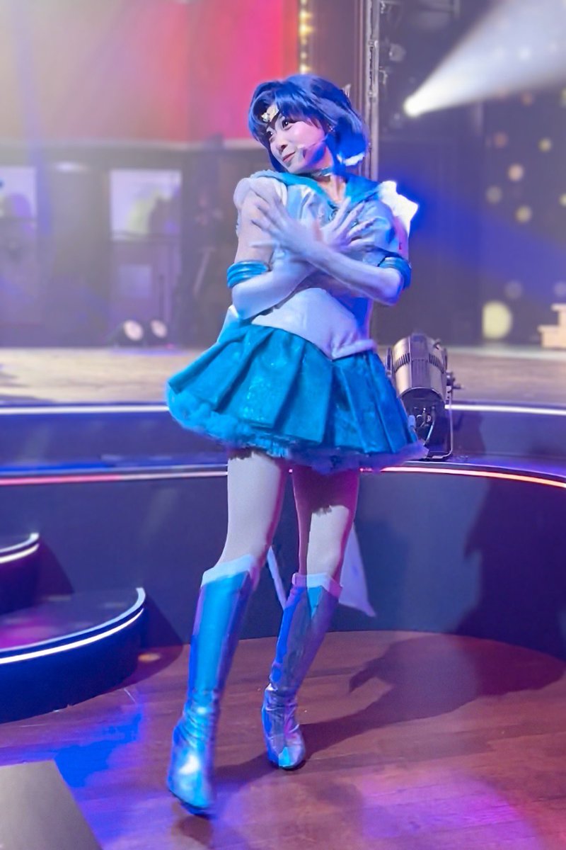 tuyuri5151's tweet photo. マーキュリーちゃんが可愛すぎて動画から写真を切り取ってみたのですが、コマ送りしても全部のシーンが可愛いのほんと訳分かんない同じ人類とは思えない🥺️🩵✨️

Team silver Moon・丸山純怜さま

 #セーラーマーキュリー
 #シャイニングシアター
 #shiningtheater https://t.co/HVpHmv7B3g