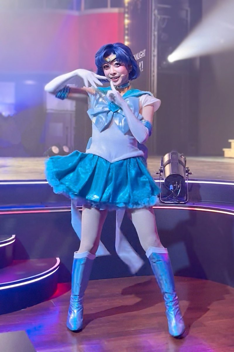 tuyuri5151's tweet photo. マーキュリーちゃんが可愛すぎて動画から写真を切り取ってみたのですが、コマ送りしても全部のシーンが可愛いのほんと訳分かんない同じ人類とは思えない🥺️🩵✨️

Team silver Moon・丸山純怜さま

 #セーラーマーキュリー
 #シャイニングシアター
 #shiningtheater https://t.co/HVpHmv7B3g