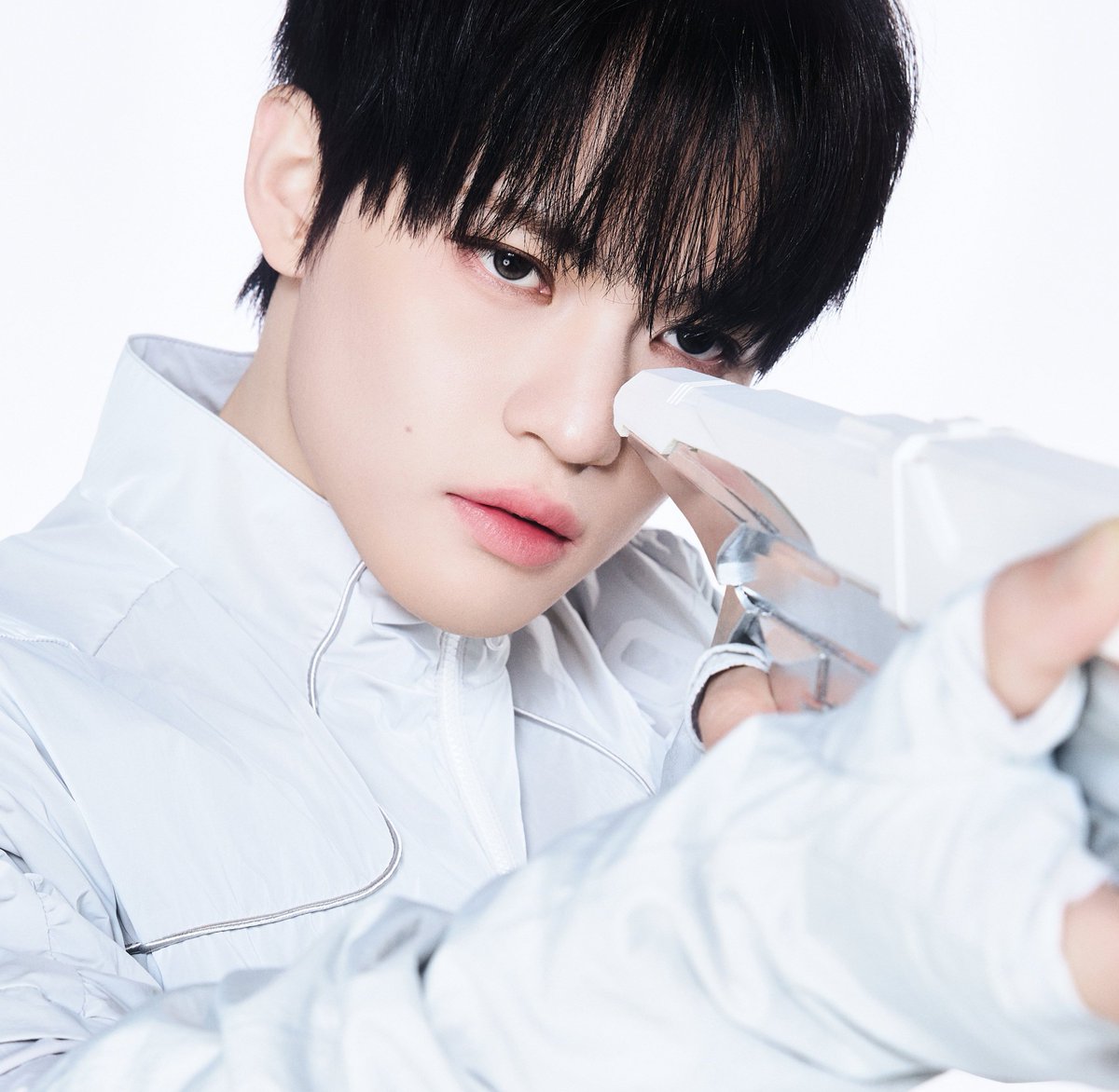 Chenle with his sharp gaze ✨