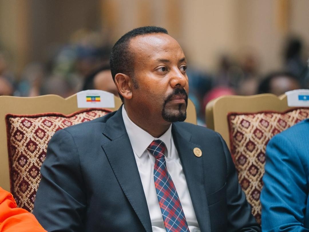 PalaisduPeuple's tweet photo. En ce jour mémorable, la cérémonie officielle d’investiture du Président de la République S.E.M Ismaël Omar Guelleh s'est tenue au Palais du Peuple, un moment solennel et historique marqué par la présence de nombreuses délégations étrangères, chefs d’État et hautes personnalités. https://t.co/05JsCnEfns