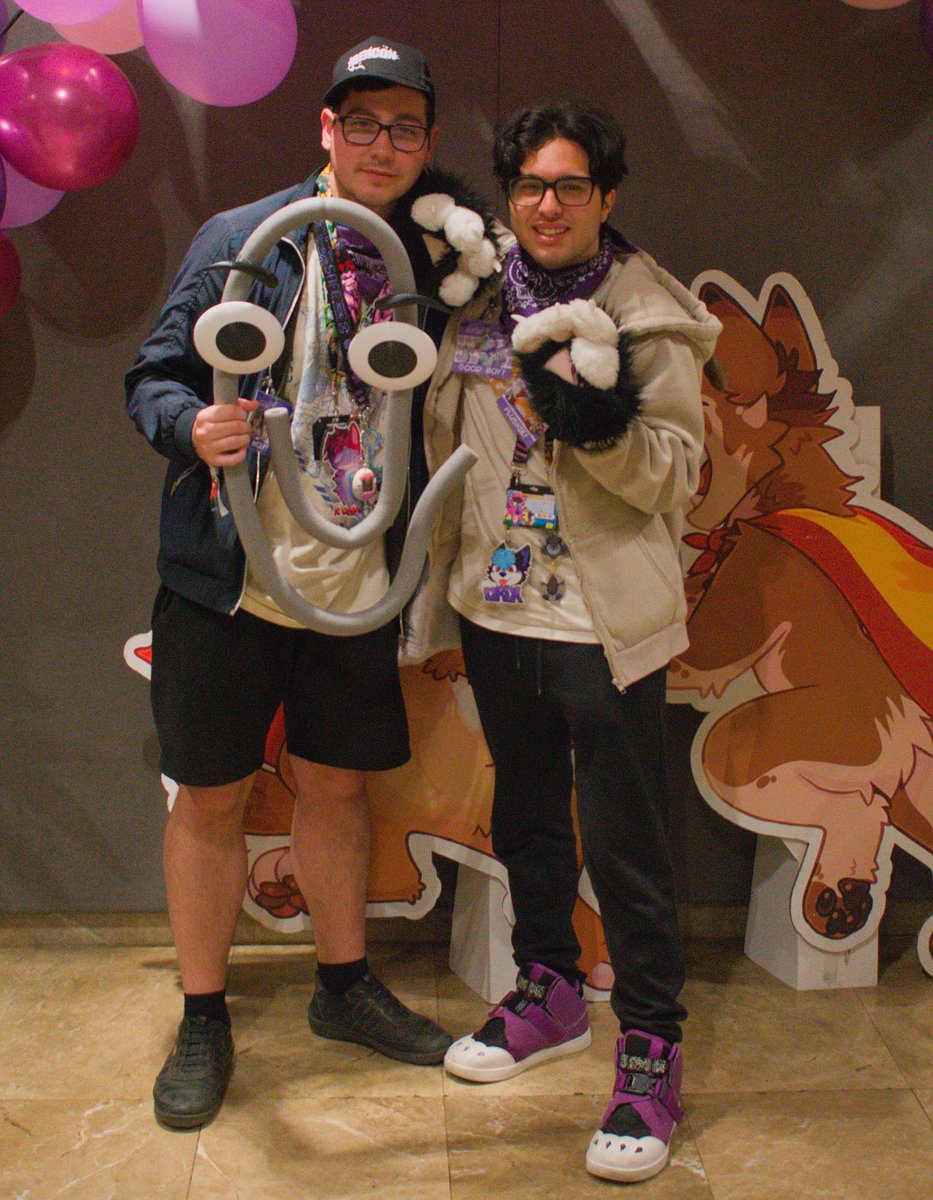 Roockie_uwu's tweet photo. Dia 4 #Ibercon

Surten @Zephy092 @ItsDrixHere @ildragodorovr i jo

Fotos preses per mi i per @Zephy092 https://t.co/xfg4BMwCI1