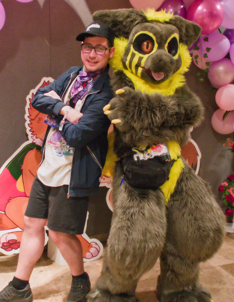 Roockie_uwu's tweet photo. Dia 4 #Ibercon

Surten @Zephy092 @ItsDrixHere @ildragodorovr i jo

Fotos preses per mi i per @Zephy092 https://t.co/xfg4BMwCI1