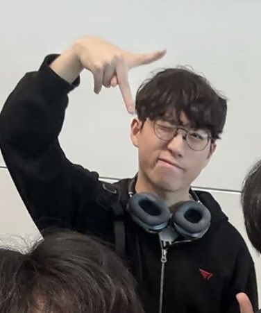유연 tweet media