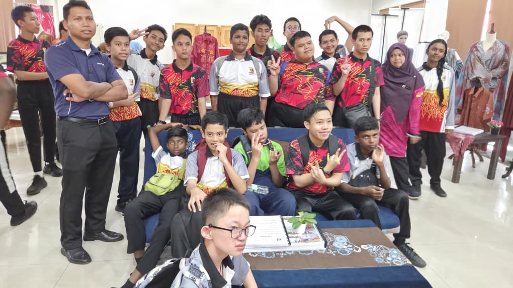 MyIkn's tweet photo. LAWATAN SEMPENA PROGRAM TERAPI VISUAL SMK SUNGAI KAPAR INDAH DI IKN

11 Mei 2026 

#institutkrafnegara
#IKN25tahun
#jommasukikn
#taatsetia https://t.co/5xK6z1jcVH
