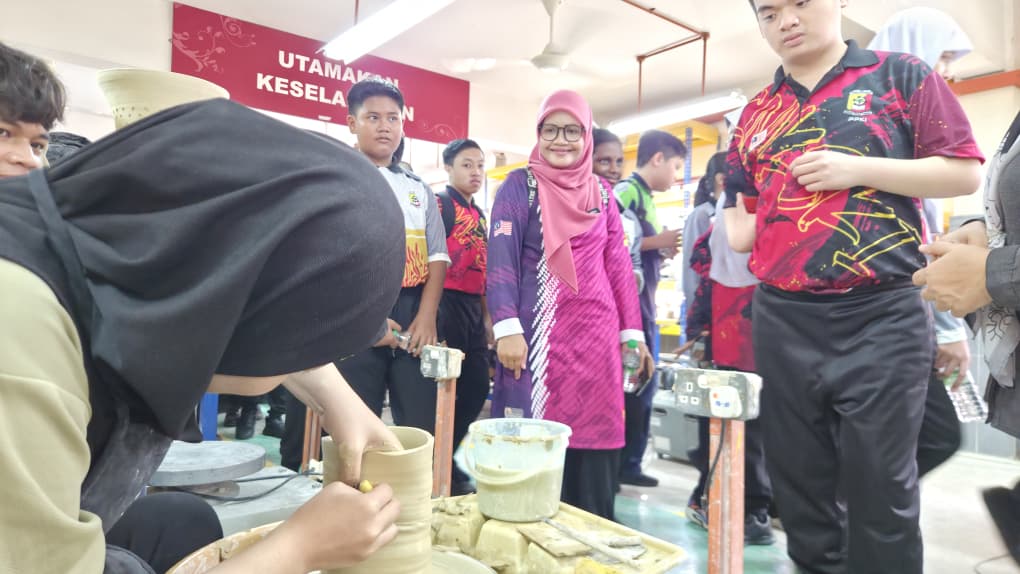 MyIkn's tweet photo. LAWATAN SEMPENA PROGRAM TERAPI VISUAL SMK SUNGAI KAPAR INDAH DI IKN

11 Mei 2026 

#institutkrafnegara
#IKN25tahun
#jommasukikn
#taatsetia https://t.co/5xK6z1jcVH