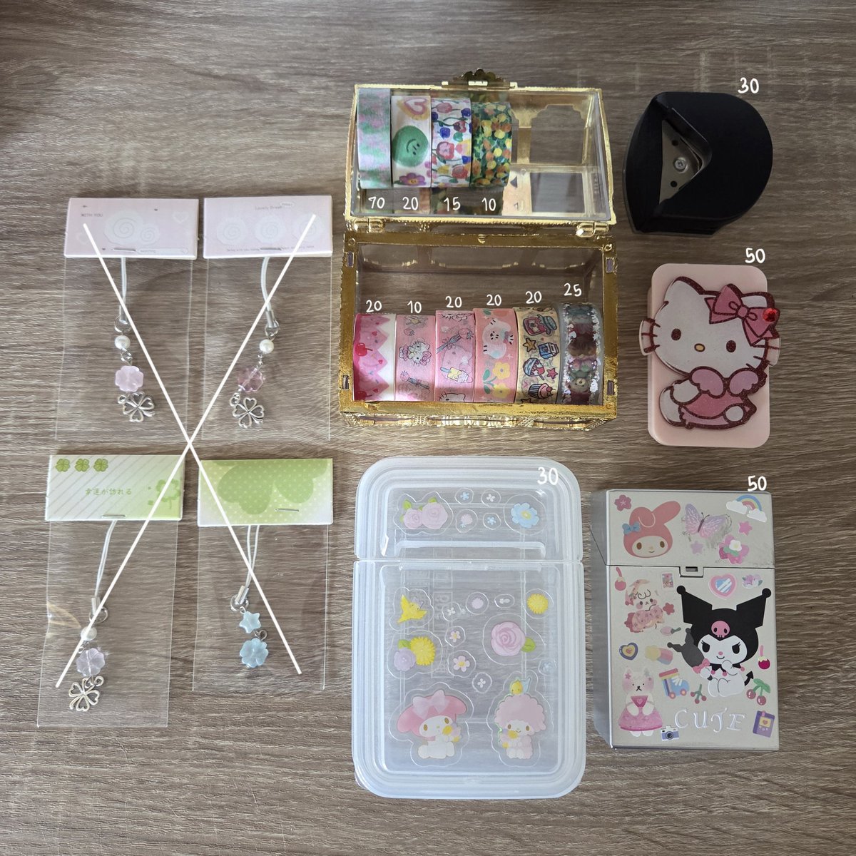 อัปเดตค่า รับหลายชิ้นลดได้ค่ะ
#สติ๊กเกอร์เกาหลี #ตลาดนัดsanrio #เทปตกแต่ง #ของแต่งโต๊ะ #เทปเกาหลี