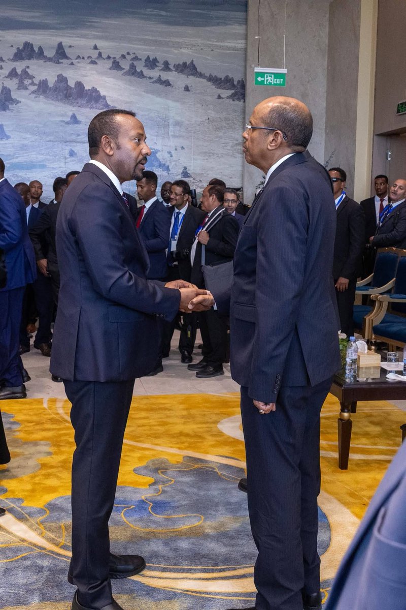 PalaisduPeuple's tweet photo. En ce jour mémorable, la cérémonie officielle d’investiture du Président de la République S.E.M Ismaël Omar Guelleh s'est tenue au Palais du Peuple, un moment solennel et historique marqué par la présence de nombreuses délégations étrangères, chefs d’État et hautes personnalités. https://t.co/0xoHnmkAJK
