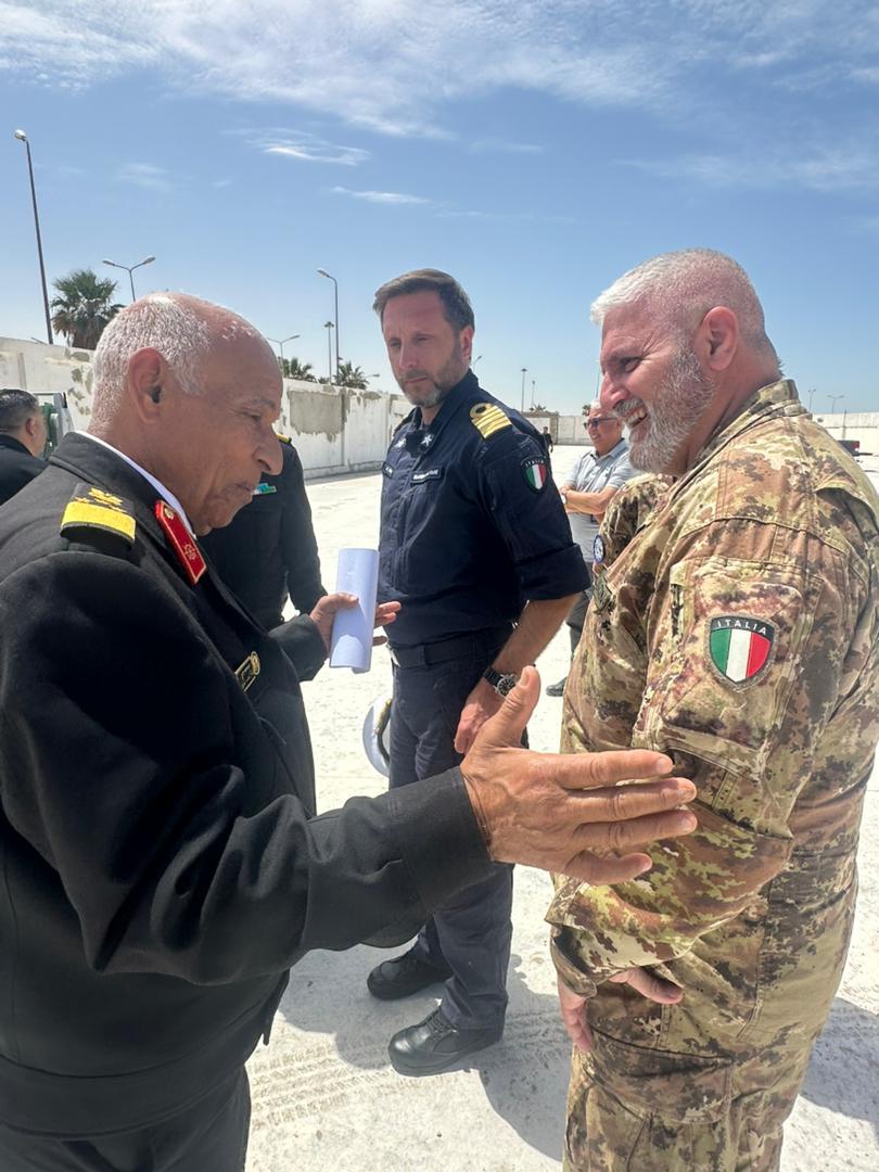 EUNAVFOR_MED's tweet photo. 🚩A joint team from #OperationIRINI 🇪🇺 #EUDEL #EUBAM & #UNODC conducted a technical site survey in #Benghazi 🇱🇾 for the #MRCC project ✔️Meetings with the Libyan Coast Guard, LAAF & #PortAuthority focused on infrastructure, utilities, and #security needs 🌊#EUinLibya #irini4peace https://t.co/dDif1Ima7b