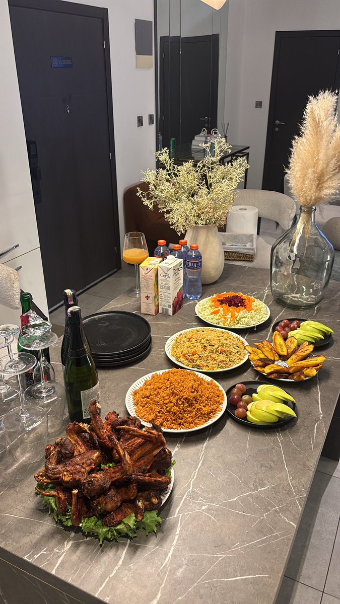 Classicchef22's tweet photo. Birthday vacation with my client 📍🇬🇭 https://t.co/nqxLPW8UVw