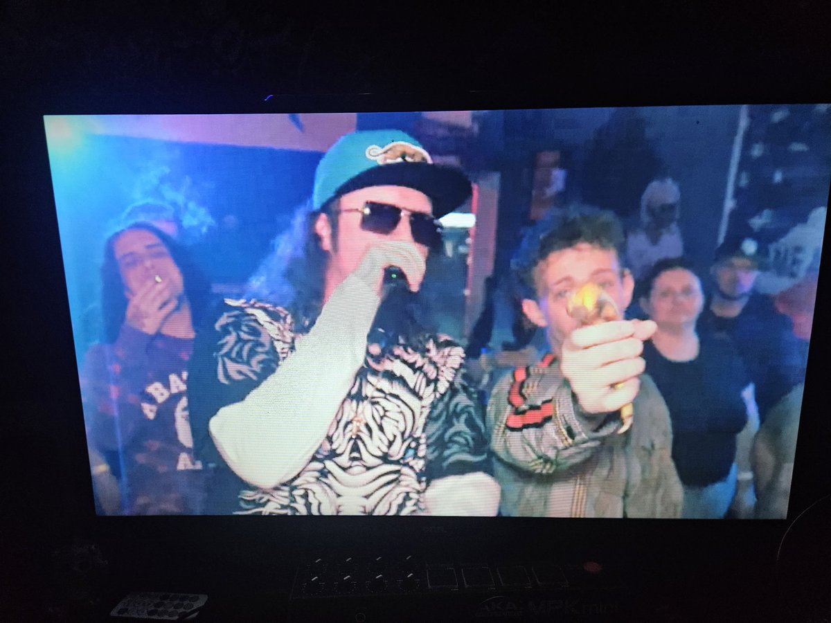 BOMBER_727's tweet photo. Picture from the last show I performed at, I passed out joints and beer for everyone and passed out Bananas too 😂 you can watch all our live shows on YouTube just type in Palm Pact #glitchhop https://t.co/2ztBp9u8Kr