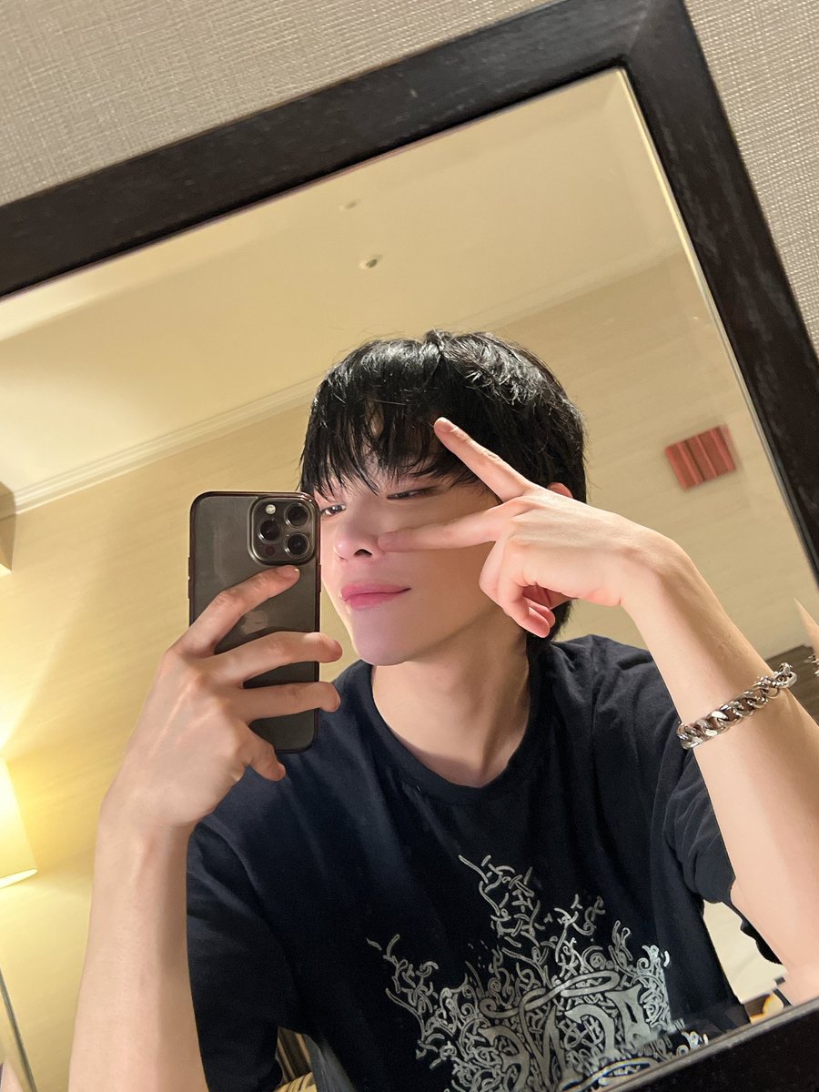 cori ★ tweet media