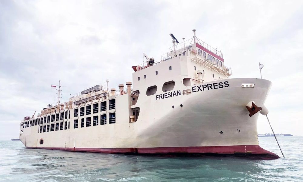 Splash_247's tweet photo. Vroon cashes out of livestock shipping business https://t.co/88r1iyzRaJ https://t.co/7wvVsuUksf