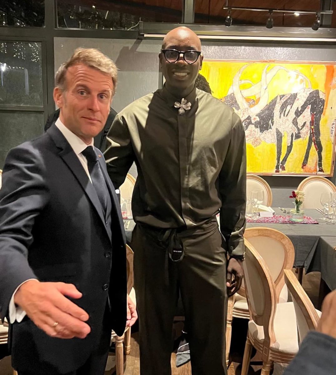 JoshOO1J's tweet photo. Been watching y'all trying to call Ombachi a collaborator and I had to come talk about it. Even Bien attended the private dinner with the French President. These people owe you absolutely nothing. When Hanifa met Ruto last week hamkua na hiyo mdomo. Again Ombachi is not your leader, he built himself brick by brick and some entitled cunts want to dictate what he should do? Mtaenda akawapikie ama?