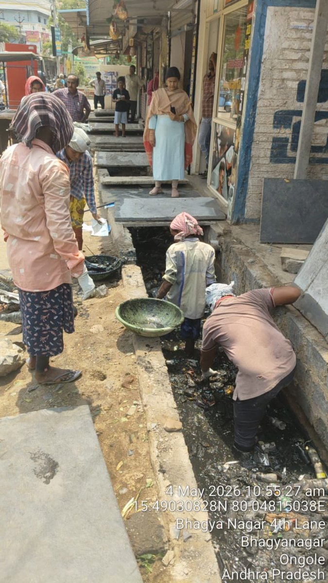 MLO_OMC's tweet photo. Desiltation of drains at bhagyanagar 4th line #ongole150 #ourongoleourpride #discoverongole #iloveongole #ongolecity https://t.co/VAsg7QQFBK