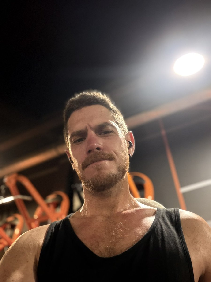 romainpost's tweet photo. Monday gym https://t.co/PEOHsNlanV