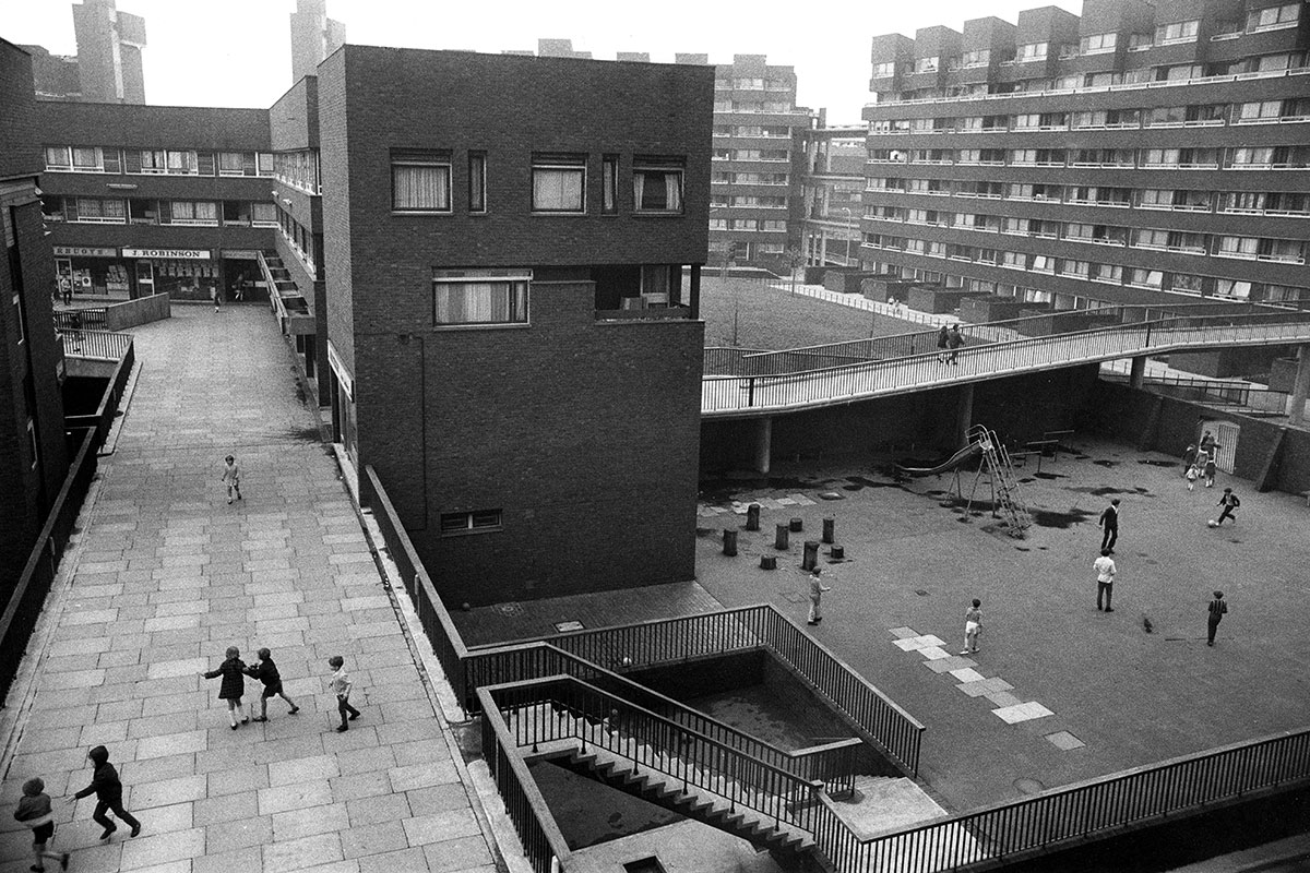 reraamu's tweet photo. @MorgothsReview I guess its southern privilege or whatever but those look like council houses albeit decent ones, not that I would use the term estate
What would you call a council estate something like this? https://t.co/tka94kfsQw