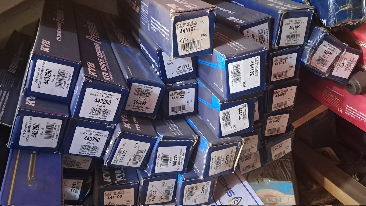 KasoroG's tweet photo. @IamHaxx @Motion_i256 Good morning Uganda,

For all Authentic Japanese car spare parts (batteries, brake pads, piston rings &amp; sets, shock absorbers, piece &amp; main bearings, oil &amp; water pumps etc), please contact 0706192818 or WhatsApp 0726120984.
#MondayHustle https://t.co/NWQdcgAyes