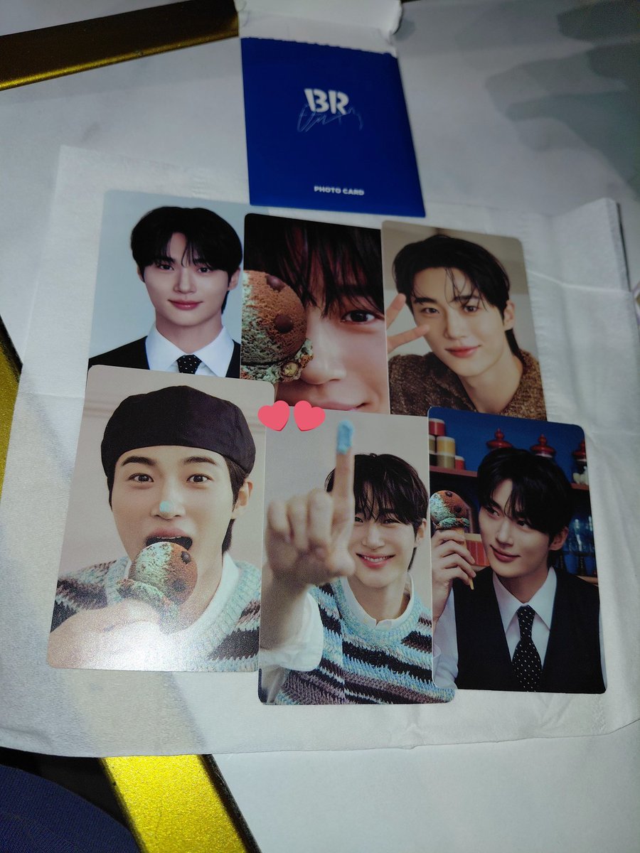 jweehopee's tweet photo. HELP RT ! 

Wts : want to sell photocard bws ( byeon woo-seok baskin-robbins ) 

150k all , 
Dom tangerang bisa kirim oren/ manual 

Tags wts wtt wta bws sunjae Ian iu baskinrobbins pc official thankyouuu🩶 https://t.co/qDo8p2TtDQ