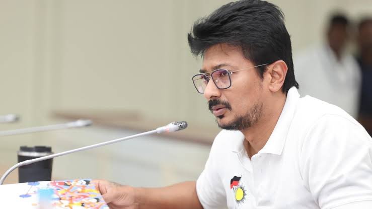 CM <a href="/TVKVijayHQ/">TVK Vijay</a> and Leader of Opposition <a href="/Udhaystalin/">Udhay - தமிழ்நாட்டை தலைகுனிய விடமாட்டேன்</a> greeted each other at the end of the session.  Over the young generation leaders from here on 🙌