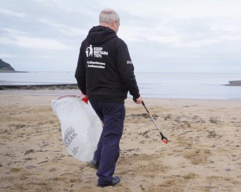 ZeroWaste_Now's tweet photo. DYK - Litter picking has been proven to improve mental health by boosting mood through active, mindful, and social engagement with the local environment. Whether you do a solo litter picked or take part with a group event, you’ll feel good! #mentalhealthawarenessweek https://t.co/HiJj60S7K9